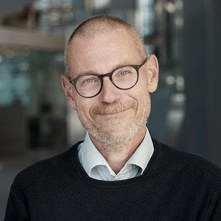 Christian Lundgren er advokat og partner i Kromann Reumert, hvor han er specialiseret i erhvervsstrafferet, international handel, kapitalmarkeder, outbound services, selskabs- og fondsret, virksomhedsoverdragelser og Corporate Compliance og interne undersøgelser.