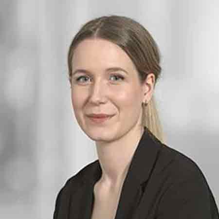 Marta Valgren Knudsen er konsulent og advokat i Dansk Industris personalejuridiske afdeling. Hun har en fortid hos Lund Elmer Sandager Advokater, og som faglig juridisk konsulent hos HK/Privat og personalejurist hos Falck.