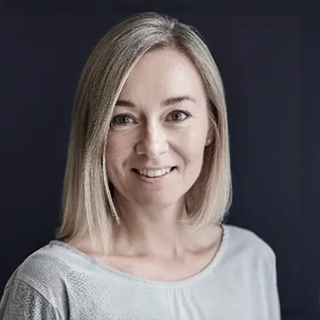 Gitte Trier Gitte Trier er PR- og kommunikationsansvarlig hos Karnov Group og har mange års erfaring med strategisk kommunikation, pressehåndtering og formidling af komplekst fagligt indhold til forskellige målgrupper.