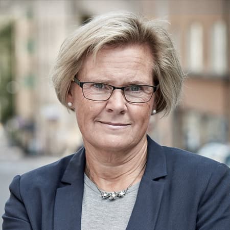 Petra Lundh Petra Lundh er Sveriges rigspolitichef siden 1. december 2023. Hun har en lang karriere inden for det svenske retssystem, hvor hun har arbejdet som både dommer og myndighedschef.