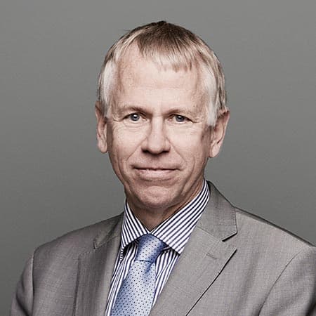 Klaus Søgaard Klaus Søgaard er advokat og partner i Gorrissen Federspiel, hvor han primært arbejder med børsret, virksomhedsoverdragelser, selskabsret og generel erhvervsret.
