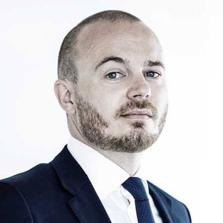 Andreas Estrup Ippolito Andreas Estrup Ippolito er specialiseret i udbuds- og kontraktsret og rådgiver offentlige ordregivere om tilrettelæggelse og gennemførelse af indkøb efter EUs udbudsdirektiver og nationale udbudsregler.