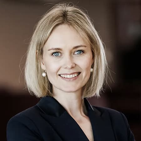 Kristine Marie Andersen Kristine Marie Andersen er Senior Director hos Poul Schmith og har omfattende erfaring med rådgivning inden for erhvervsretlige problemstillinger.