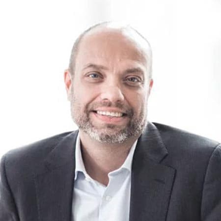 Peter Steen Hansen Peter Steen Hansen er advokat hos LejeretExperten og har igennem sin karriere arbejdet hovedsageligt med lejeret, såvel erhvervs- som boliglejeret.