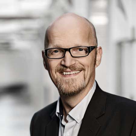 Mikael Bredsdorff Mikael Bredsdorff er bygherrerådgiver hos Emcon a/s og har tillige en master i konfliktmægling. Han er mediator ved Voldgiftnævnet, hvor han har udført et stor antal mediationer.