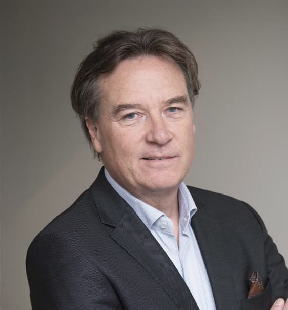 Peter Mogensen Peter Mogensen er CEO og Senior Partner hos Fonden Kraka, som omfatter både Tænketanken Kraka og Kraka Advisory. Peter har været direktør for Kraka siden august 2011.