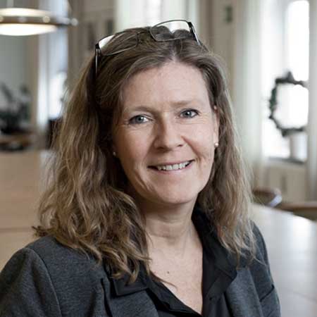 Lene Ahlmann-Ohlsen Lene Ahlmann-Ohlsen er direktør for Voldgiftsnævnet. Hun beskæftiger sig med entrepriseretten og konflikthåndtering og processerne i den forbindelse. Kompetenceområdet er syn og skøn, mediation og mægling samt voldgift.