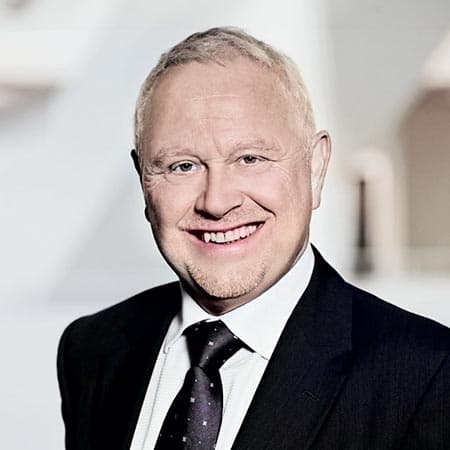 Poul Hvilsted Poul Hvilsted er advokat og partner ved Horten, hvor han leverer juridisk, strategisk og kommerciel rådgivning til danske og internationale offentlige og private virksomheder om regulatoriske og erhvervsretlige forhold.