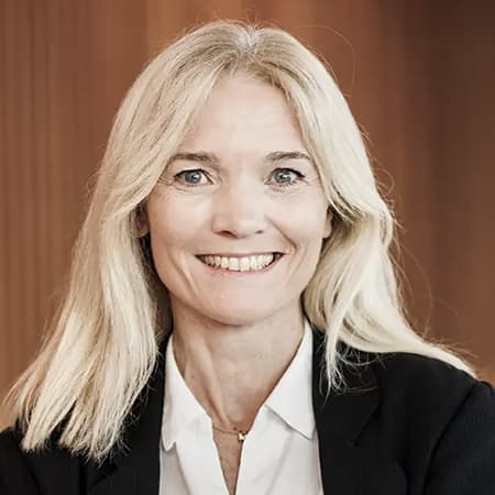 Annemette Thorgaard Annemette Thorgaard er senioradvokat og partner hos Poul Schmith/Kammeradvokaten. Annemette er specialiseret i udbuds- og kontraktret og rådgiver offentlige myndigheder om planlægning og gennemførelse af udbud.