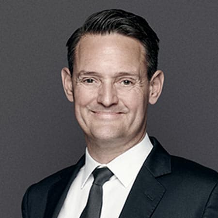 Simon Müller Simon Langvardt Müller er advokat og partner hos Clemens, hvor han primært beskæftiger sig med fast ejendom.