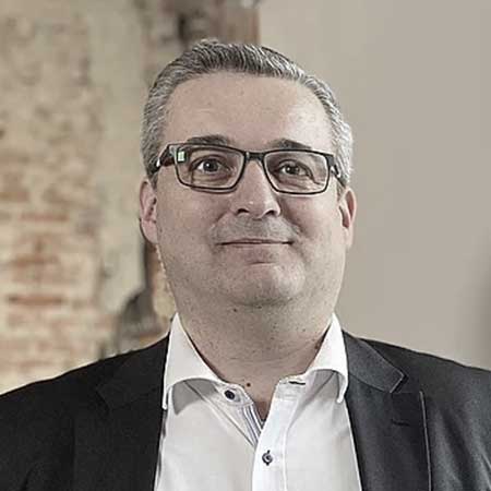 Jacob Hänel Christensen Jacob Hänel Christensen er Business Development Director hos GreenGo Energy. GreenGo Energy samarbejder med Ringkøbing-Skjern Kommune om at udvikle en grøn Megaton energipark. Energiparken skal baseres på 4GW vedvarende hybrid sol- og vindenergi.