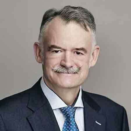 Morten Langer Morten Langer er advokat og partner hos Accura, hvor han leder afdelingen for ansættelsesret. Han beskæftiger sig med alle aspekter af ansættelsesretten, men har særligt interesse for bl.a. individuel ansættelsesret, konkurrence- og kundeklausuler.