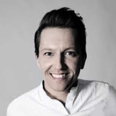 Johan Arnø Kryger Johan Arnø Kryger er Nordic Sustainability Director hos Hans Just Group. Som Sustainability Director udvikler og eksekverer Johan en ambitiøs koncernstrategi, der skaber en positiv og bæredygtig transformation i den nordiske drikkevareindustri.