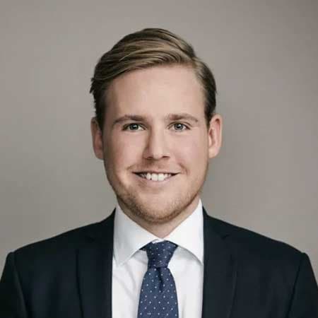 Sebastian Alexander Buchwald Sebastian rådgiver danske og internationale selskaber om alle former for incitamentsprogrammer, advokatundersøgelser, ledelsesforhold, omstruktureringer, kollektive afskedigelser og udarbejdelse af kontrakter relateret til ansættelsesretten.