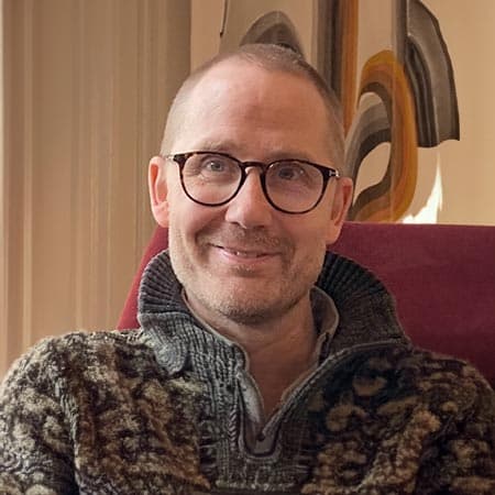 Michael Lykke Michael Lykke har siden 2011 været kommunikationskonsulent og underviser i Advokatsamfundet, hvor han har undervist mere end 3.000 i kommunikation.