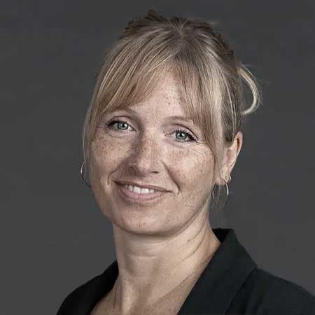 Mette Meirup Gregersen Mette har 10 års erfaring med HR-udvikling og -ledelse i advokatbranchen, i dag som Head of People & Culture i DLA Piper og tidligere som både HR-chef og HR-udviklingskonsulent i Horten.