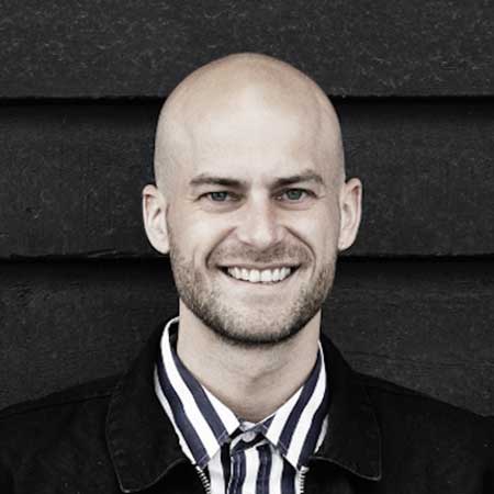 Steffen Kallehauge Steffen Kallehauge er Head of Impact Nordic hos B Lab EU og Communications Manager ved MäRK.