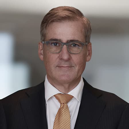 Søren Lundsgaard Han er specialiseret inden for forretningsområderne procedure, forsikring og erstatning, og har sit hovedvirke inden for disse områder.