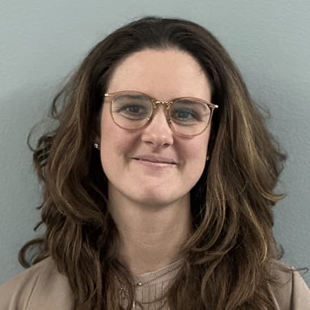 Linda Sønder Linda Sønder er kontorfuldmægtig i Erhvervsstyrelsen og arbejder med administrative opgaver, der understøtter styrelsens daglige funktioner.