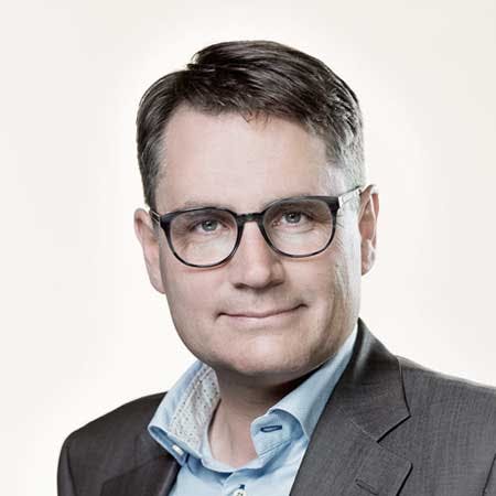 Brian Mikkelsen er Adm. direktør i Dansk Erhverv og tidligere medlem af Folketinget, hvor han repræsentererede Det Konservative Folkeparti.