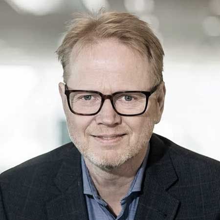 Anders Stouge er direktør for DI Byggeri og vicedirektør for DI. DI Byggeri har 6.700 medlemsvirksomheder inden for bygge- og anlægsbranchen i Danmark.