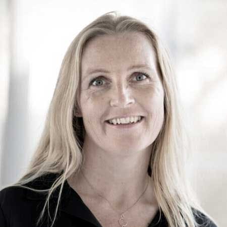 Katrine Asp-Poulsen er Executive Advisor hos NewPath. Her hjælper Katrine virksomhedsledere med at implementere og kommunikere bæredygtig forandringer.