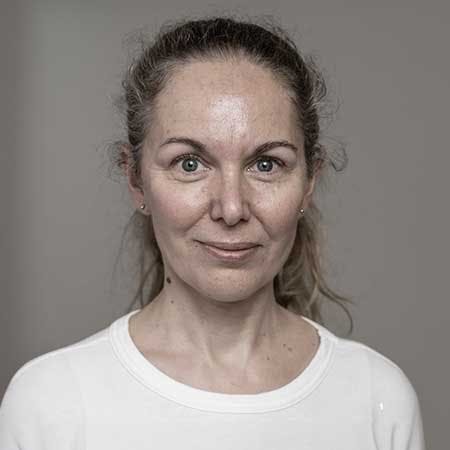 Katrine Bork er cand.jur. og har gennem 14 år arbejdet i flere byretter og Østre Landsret som dommerfuldmægtig og kst. dommer. 