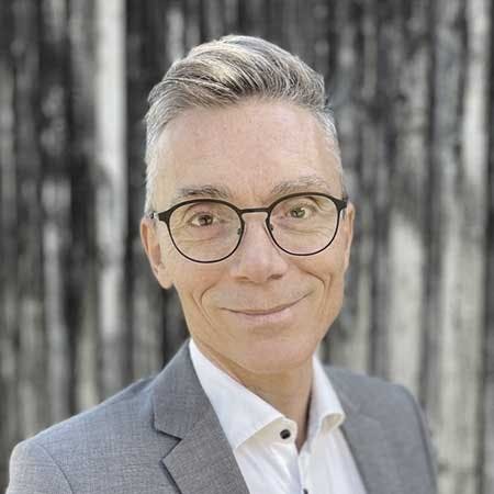 Carsten Nymann er underdirektør og chef for bæredygtighed hos Realkredit Danmark. Carsten leder et nye bæredygtighedsteam, som Realkredit Danmark har annonceret er deres vigtigste udviklingsområde i de kommende år.