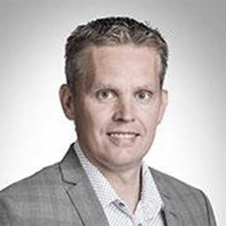 Ole Nyholm Knudsen Ole Nyholm Knudsen er formand for Teknik- og Miljøudvalget hos Ringkøbing-Skjern Kommune. Ole er dybt involveret i miljøprocessen vedrørende et nyt Megaton energiparkprojekt. Kommunen undersøger mulighederne for gennemførsel af dette kæmpe miljøprojekt.