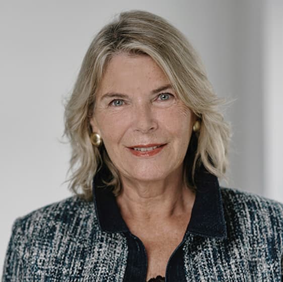 Ulla Zurita Ulla Zurita er advokat og partner hos Homann Advokater med speciale i ejendomshandler og digital tinglysning samt i entrepriseret, voldgifts-og retssager. Ulla Zurita har undervist i ejendomshandel siden 1999 og i digital tinglysning siden 2009.