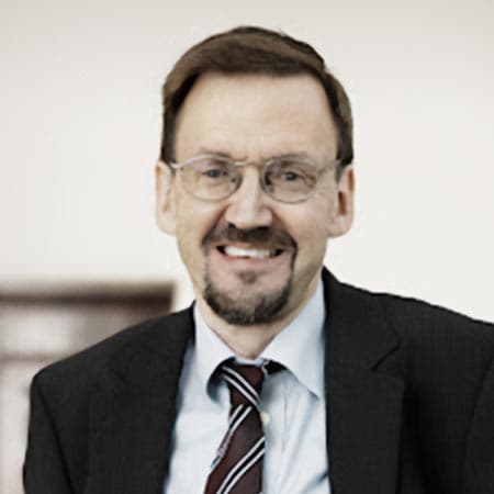 Peter Mortensen Peter Mortensen er dr. jur. og professor på Københavns Universitet og tidligere formand for Taksationskommissionen for Sjælland.