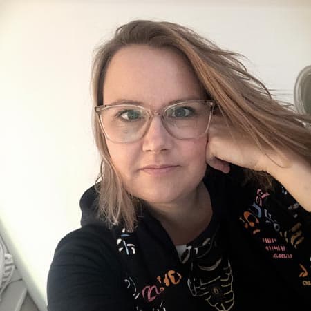 Sebrina Vulff Blaaberg Sebrina Vulff Blaaberg har siden 2013 arbejdet i Den Sociale Døgnvagt, hvor hendes primære arbejdsområde er de sociale myndigheders involvering i sager med børn der mistænkes for kriminalitet.