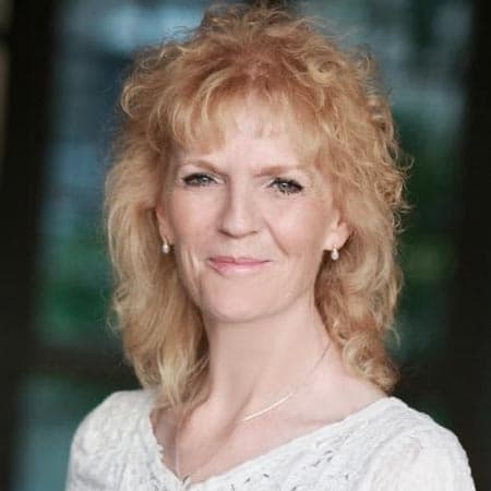 Susanne Nielsen Susanne Nielsen er direktør hos SusN Consulting, forfatter til ”Håndbog i Boligfinansiering”, (Karnov), fhv. sekretariatschef i Realkreditankenævnet, sagkyndigt medlem af Erhvervsankenævnet af Taksationskommissionen og af Overtaksationskommissionen.