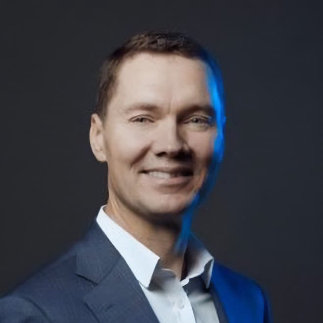 Bent Dalager Bent Dalager er grundlægger og leder af NewTech hos KPMG i hele Norden, der leverer løsninger og rådgivning inden for cutting edge technologies, centreret om AI, e.g. machine learning, chat/voicebots og RPA , social physics, VR/AR og Quantum teknologi.