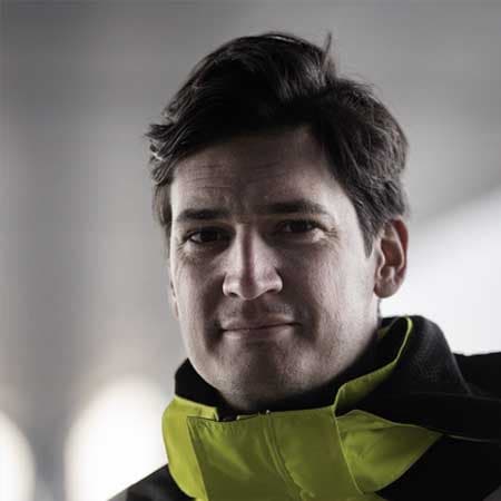 Jimmie Bølingtoft Jimmie Bøllingtoft er Associate General Counsel hos Femern A/S. Her er Jimmie en del af det juridiske team, der har ansvaret for udbud og gennemførelse af de store entreprisekontrakter på Femernprojektet.