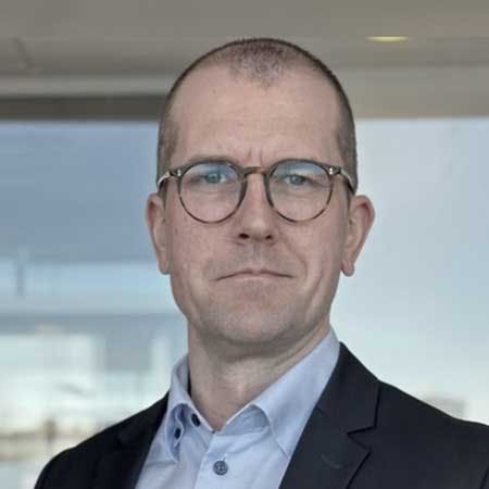 Anders Nørgaard er Advokat (L) og partner hos Publicure Advokatfirma. Her rådgiver Anders offentlige enheder, forsyningsvirksomheder og private virksomheder om offentlig og EU-ret.