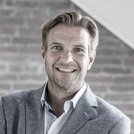 Rasmus Hedegaard er advokat hos Strauss & Garlik og er blandt Danmarks førende inden for retssager om børn. Han er ofte i medierne, hvor han kommenterer sine sager eller udtaler sig om forskellige familieretlige emner.
