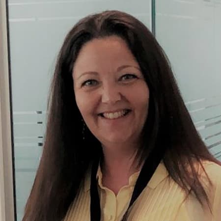 Sanne Lehrmann Sanne Lehrmann er teamchef i Nævnenes Hus, hvor hun spiller en afgørende rolle i koordinering og ledelse af arbejdsprocesser inden for Miljø- og Fødevareklagenævnet.