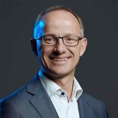 Lau Bent Baun Lau Bent Baun er Owner af Baun & Company og har over 25 års erfaring som revisor hos Big4 som rådgiver for bestyrelser og C-suite ledere i danske og internationale virksomheder.