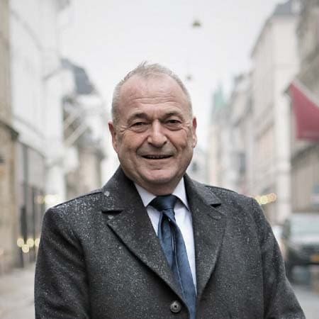 LEIF DJURHUUS