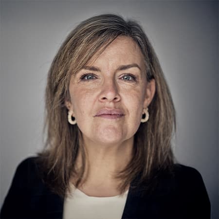 Ingrid Hartelius Dall Ingrid Hartelius Dall er teamleder og juridisk seniorrådgiver hos Børns Vilkår. Her varetager hun juridiske problemstillinger på BørneTelefonen og i forbindelse med Børns Vilkårs professionelle bisidderordning.