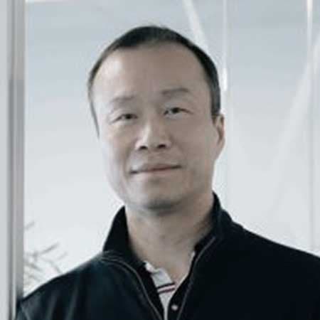 Pat Han Pat Han er teknisk direktør hos Skovgaard Energy. Som teknisk direktør er Pat dybt involveret i de mange spændende grønne energiprojekter, som Skovgaard Energy er involveret i.